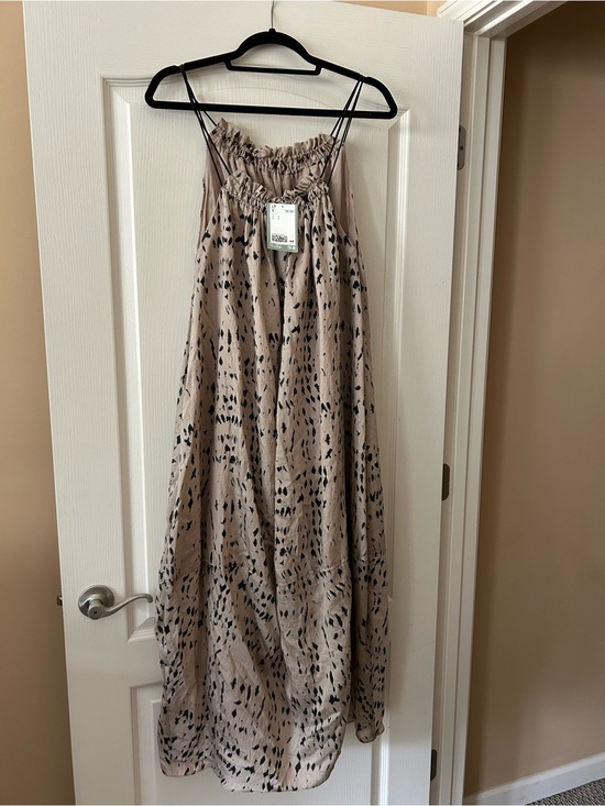 H&M Dresses & Skirts - H&M Beige Dress with Black Abstract Spots